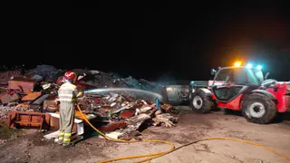 Incendio punto limpio Macotera (2)