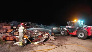Incendio punto limpio Macotera (2)