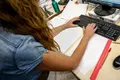 Mujer Trabajando Con Un Ordenador. Imagen Europa Press