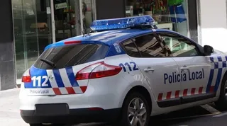 Detenidos dos jóvenes por agredir a una pareja de policías locales en la Plaza Mayor
