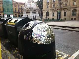 José Luís Gómez propone al Ayuntamiento la decoración de los contenedores de la ciudad