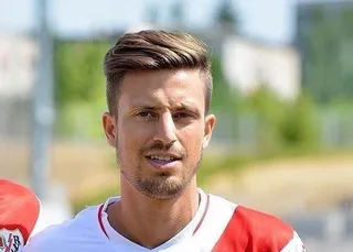 El Rayo Vallecano firma al salmantino Ernesto Galán