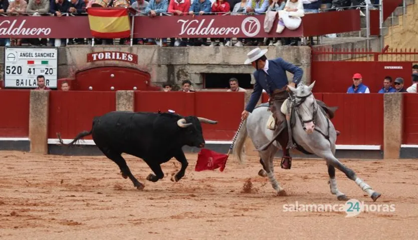 Corrida de rejones de Sánchez y Sánchez: momentos más destacados del quinto festejo de abono de la Feria Taurina Virgen de la Vega 2024. Fotos Carlos H.G