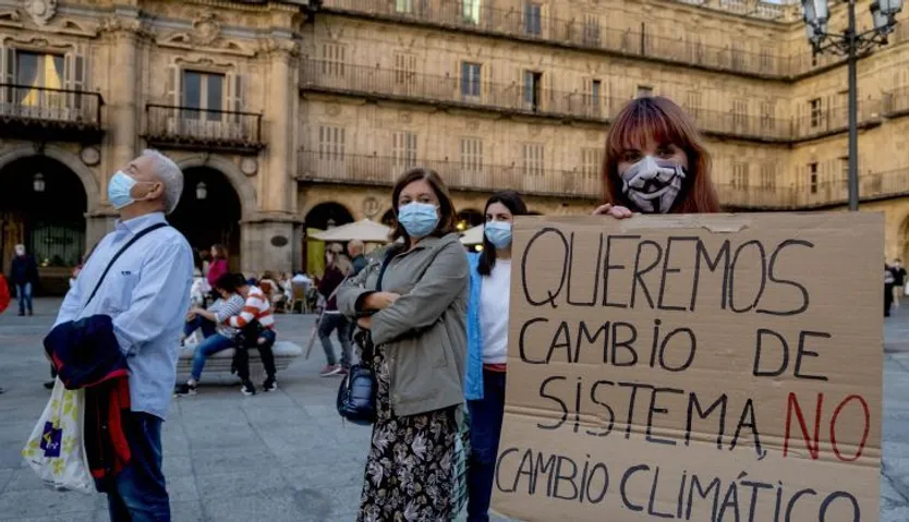 Pancartas en la concentración de Fridays for Future | Foto: ICAL