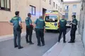 Una persona se precipita a un patio interior en Villamayor