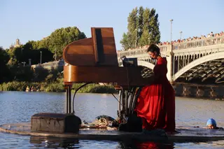 Espectáculo ‘Flota idónea. El piano flotante’