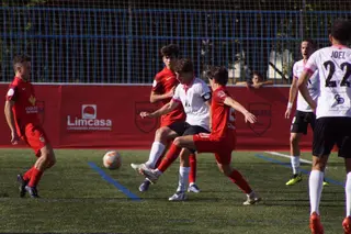 Imagen del derbi entre UD Santa Marta y Salamanca CF UDS | FOTO SALAMANCA24HORAS.COM