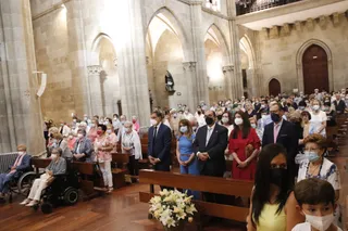 Carlos García Carbayo, y miembros de la Corporación Municipal asisten a la ofrenda floral al patrón de Salamanca, San Juan de Sahagún