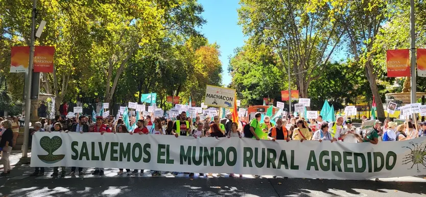 Protesta colectivos Salamanca contra las minas y las macrogranjas (2)
