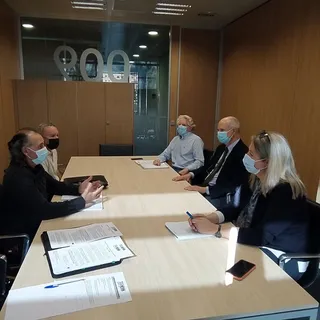 Reunión entre la Dirección General de Comercio y UCCL