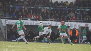 El Guijuelo consigue una victoria de mérito ante el Racing de Santander para lograr la salvación