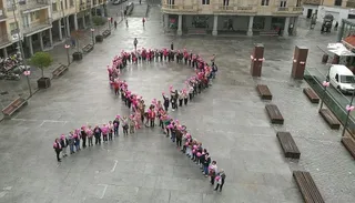 Lazo humano para poner el colofón a la lucha contra el cáncer de mama