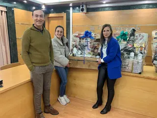Carbajosa, entrega 2º PREMIO concurso decoración navideña balcones y fachadas