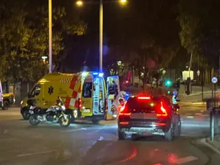 Un herido en una colisión entre un patinete y un coche en Plaza España a primera hora del sábado | S24H