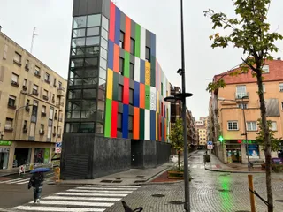Lluvia, gente, plaza del oeste | Salamanca24horas