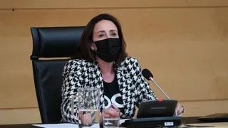 Los vecinos de Espino de la Orbada contarán con una marquesina para esperar el autobús
