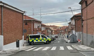 Le regalan una minimoto por Reyes y la Policía Local se la acaba requisando por conducir con ella por el barrio del Carmen