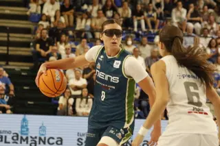 Marta Canella, ante Cadí La Seu. 
