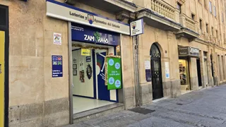 La administración de lotería de la calle Zamora vende la aproximación al Gordo
