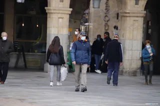 Gente paseando (2)