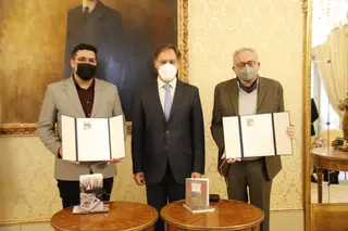 El alcalde, entrega los Premios Ciudad de Salamanca de Novela y Poesía
