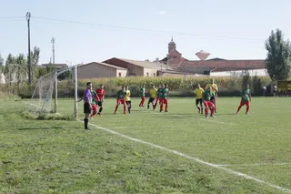 El fútbol modesto vuelve a su actividad total con partidazos