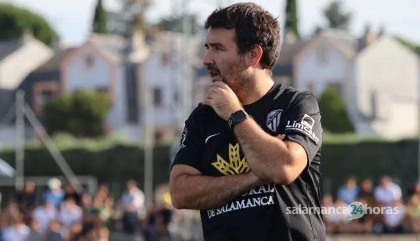 Pablo Iglesias, ex entrenador de la UD Santa Marta de Liga Nacional | FOTO ANDREA MATEOS