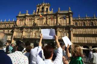 Concentración en la Plaza Mayor en favor del diálogo