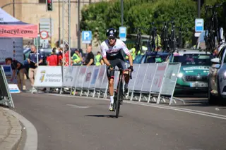Comienzo de la Vuelta a Castilla y León élite y sub-23 en Salamanca