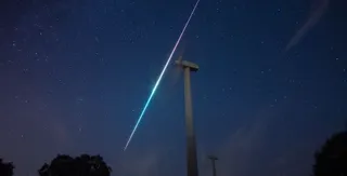Perseidas en el parque eólico de Iberdrola (Salamanca).