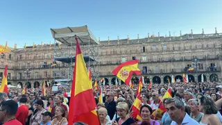 Insultos Contra Pedro Sánchez En La Plaza Mayor De Salamanca Durante La Manifestación Por Ceuta | Salamanca24horas