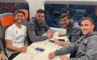 Álvaro Gómez, Gorka Santamaría, Ramiro Mayor y Carlos de la Nava, en un viaje en tren de Unionistas | FOTO UNIONISTAS CF