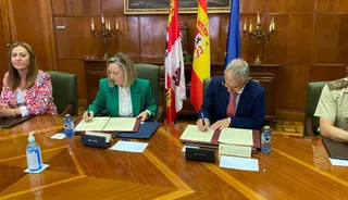Firma de acuerdo en Zamora entre la USAL y Defensa