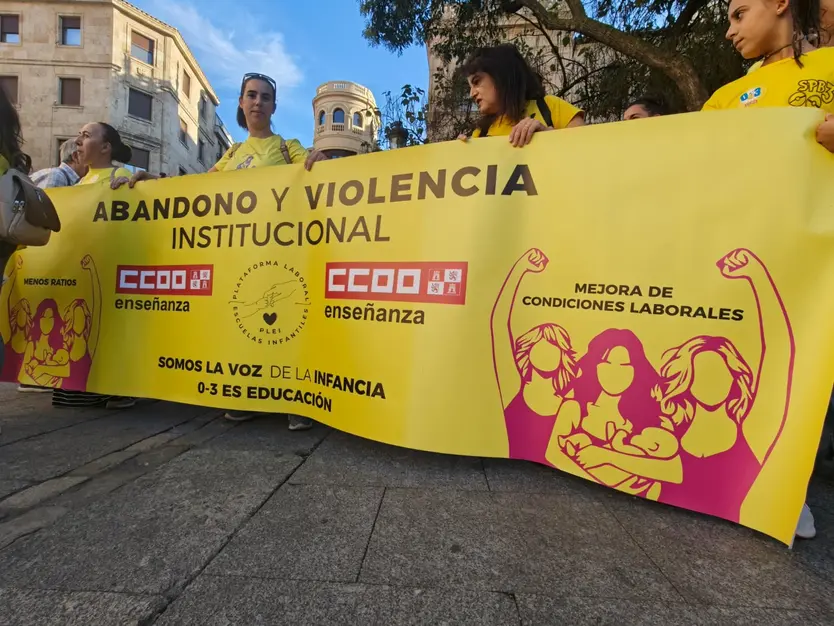 Protestas en Salamanca para mejorar las condiciones de los educadores y niños de 0 a 3 años