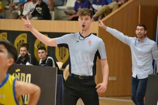 Mario González, árbitro de baloncesto salmantino