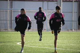 Hugo de Bustos, en el entrenamiento del primer equipo de Unionistas | FOTO SALAMANCA24HORAS.COM