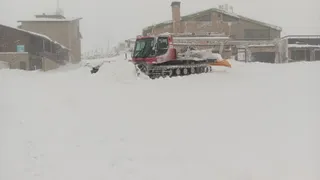 La estación de esquí de La Covatilla, cerrada por la acumulación de nieve en la DSA-180 | Estación de esquí La Covatilla