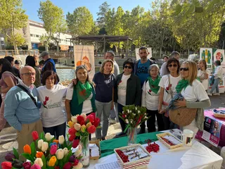 La Feria de Asociaciones de Ayuda Mutua y Salud ha llenado de actividad el parque de La Alamedilla