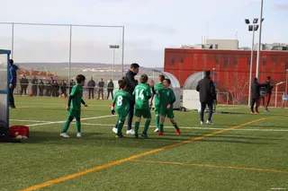 Fútbol base benjamín. Foto de archivo