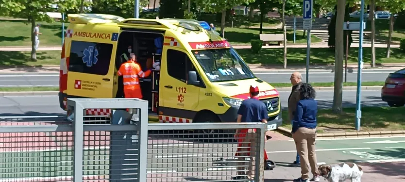 Un turismo atropella a un patinete en Alfonso XI (8).jpeg