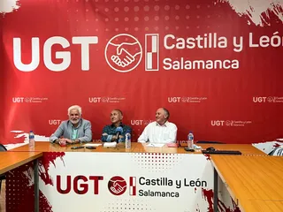 El Secretario General de UGT, Pepe Álvarez, acompañado de Faustino Temprano y Marcelino Muñoz García, Secretarios Generales de UGT Castilla y León y Salamanca
