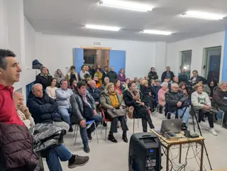 Charla informativa sobre el biogás en Castellanos de Villiquera (2)