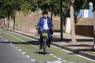 Fernando Carabias en uno de los carriles bici de los barrios trastormesinos | Foto de archivo
