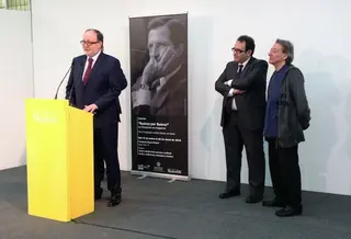 La Universidad presenta en la Fundación Diario Madrid la exposición fotográfica Suárez por Suárez