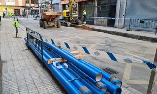 Imagen de archivo de obras de renovacion de redes de agua en la calle Orquideas