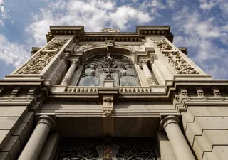 Fachada del edificio del Banco de España situada en la confluencia del Paseo del Prado. EP