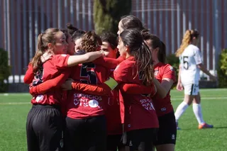 Las jugadoras del Salamanca FF celebran un gol | FOTO SALAMANCA24HORAS.COM
