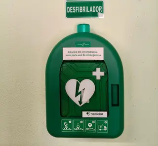 Desfibrilador instalado en el colegio de Villoria 