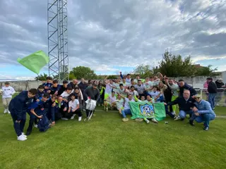 El Helmántico celebra su ascenso a Regional de Aficionados | FOTO HÉCTOR GARCÍA