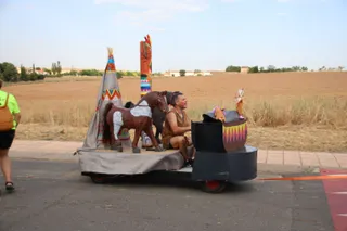 Carrera autos locos en Doñinos de Salamanca. Fotos Andrea M.
